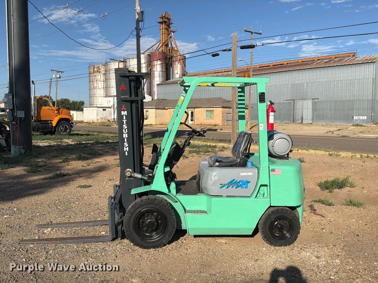 image for item EU5900 1999 Mitsubishi FG25 forklift
