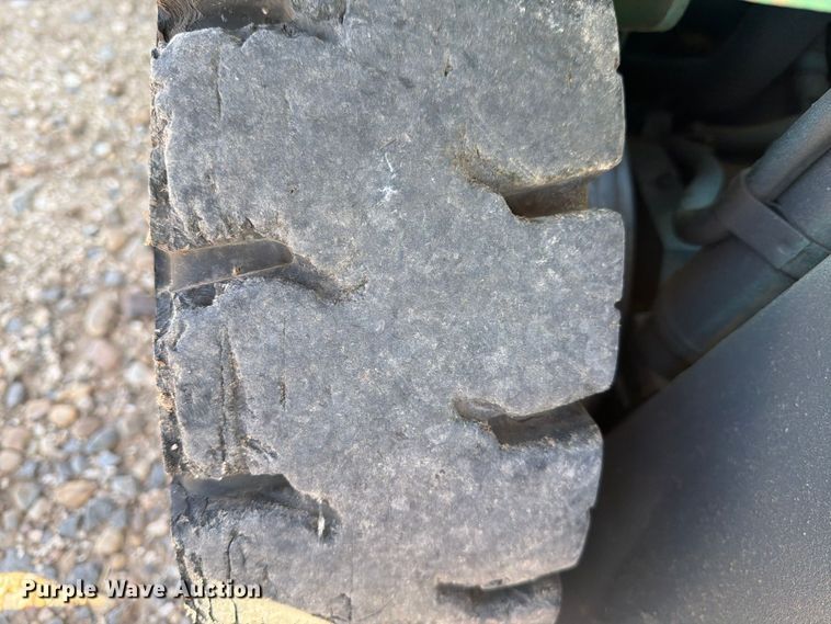 image for item EU5900 1999 Mitsubishi FG25 forklift