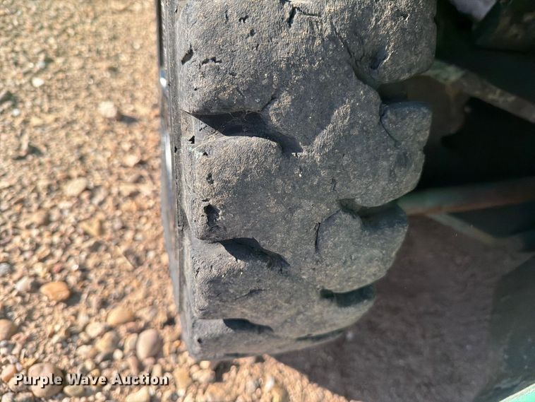 image for item EU5900 1999 Mitsubishi FG25 forklift