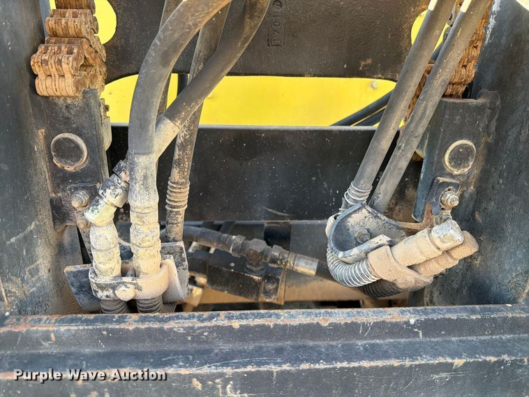 image for item EU5902 2001 Hyster H60XM forklift