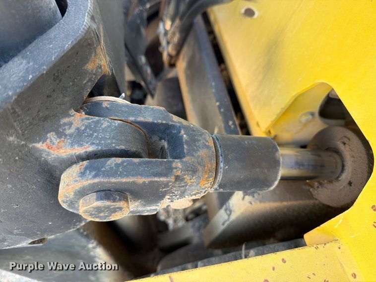 image for item EU5902 2001 Hyster H60XM forklift