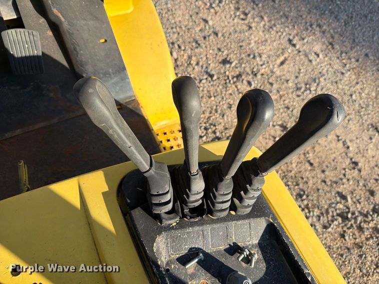image for item EU5902 2001 Hyster H60XM forklift