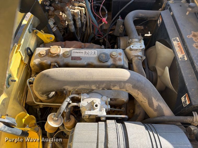 image for item EU5902 2001 Hyster H60XM forklift
