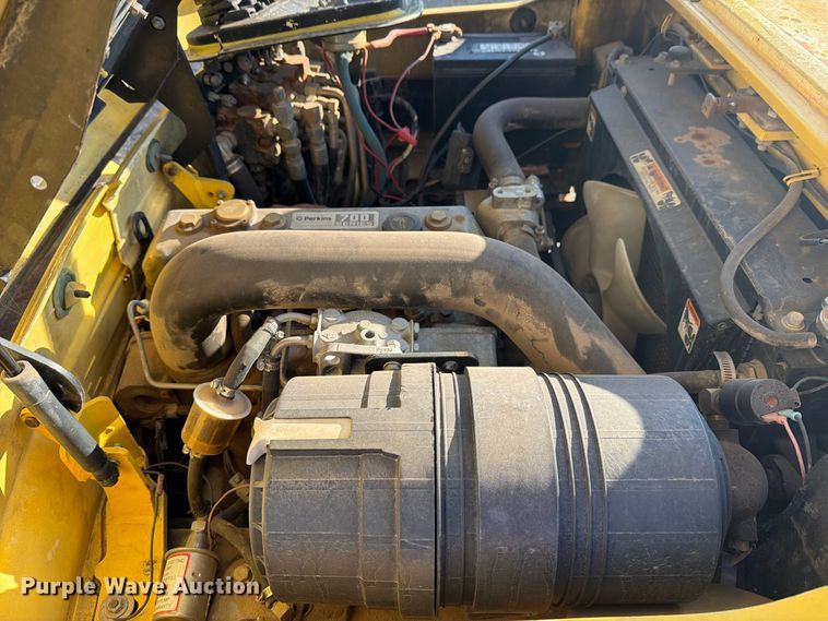 image for item EU5902 2001 Hyster H60XM forklift