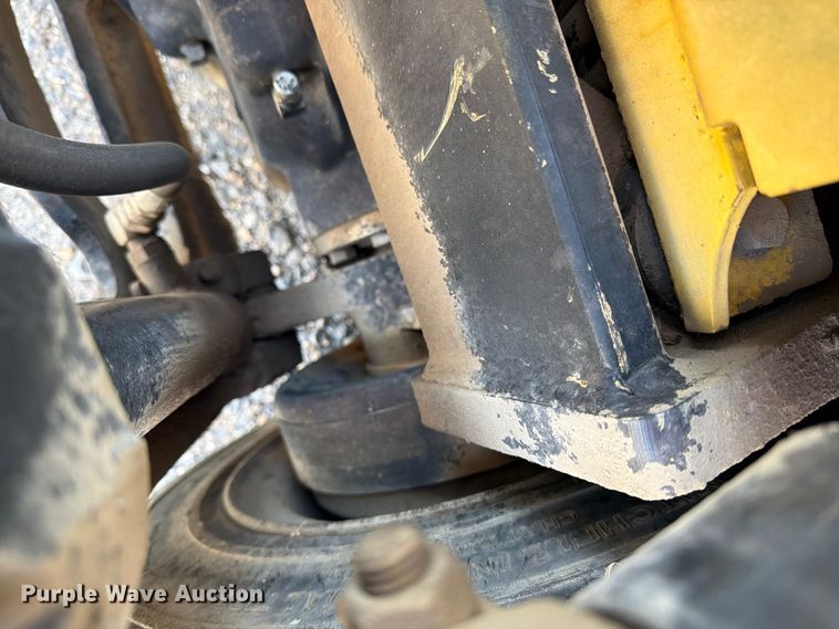 image for item EU5902 2001 Hyster H60XM forklift
