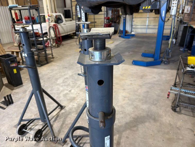 image for item EU5903 (4) Maschinenbau Haldenwang jack stands