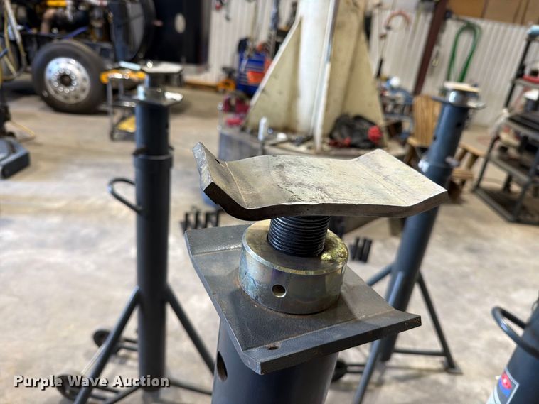 image for item EU5903 (4) Maschinenbau Haldenwang jack stands
