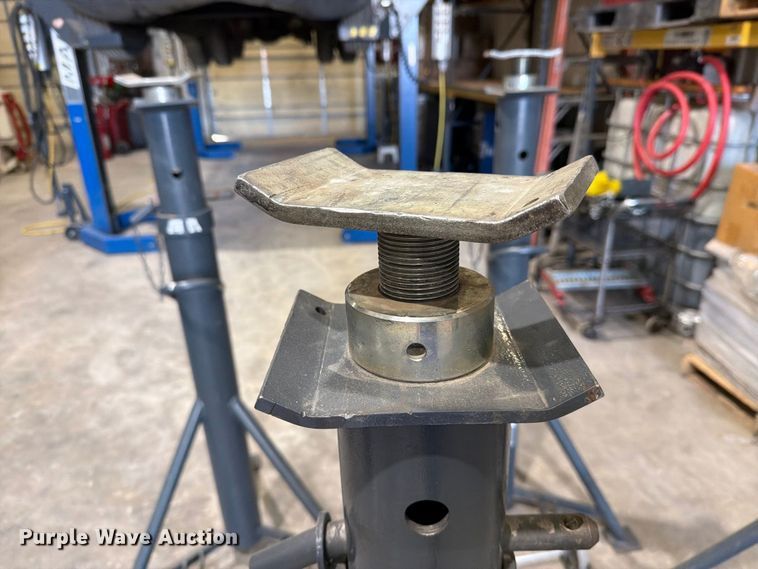 image for item EU5903 (4) Maschinenbau Haldenwang jack stands