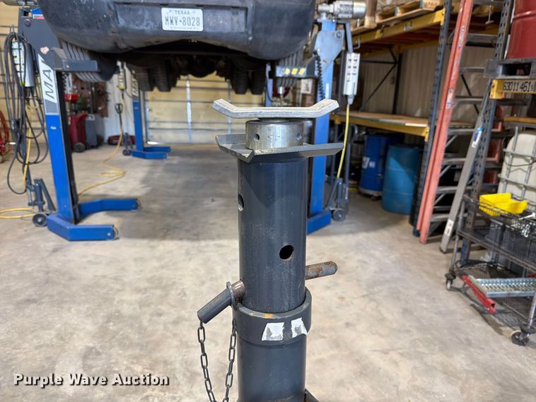 image for item EU5903 (4) Maschinenbau Haldenwang jack stands