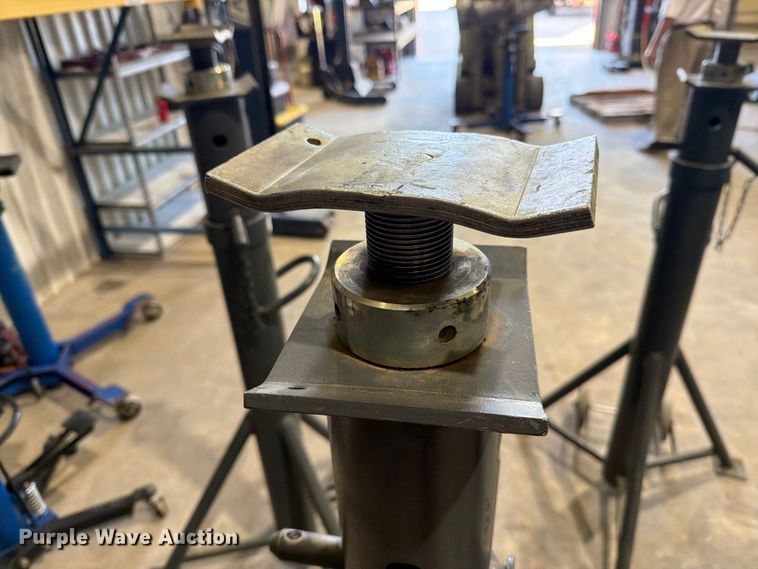 image for item EU5903 (4) Maschinenbau Haldenwang jack stands