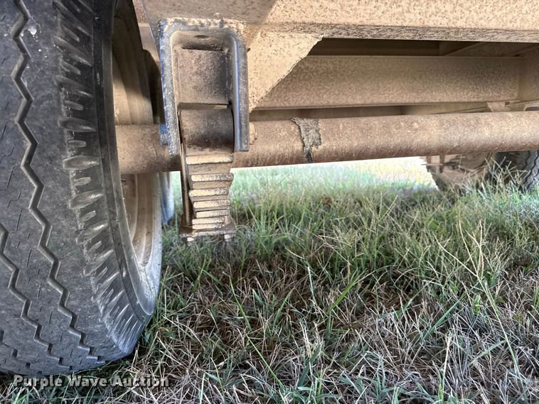 image for item EV6152 1981 Holden HGD2022 equipment trailer