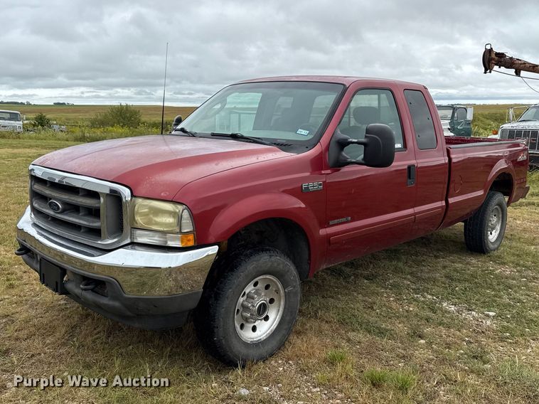 2003 Ford F250 Super Duty Ext. Cab pickup truck