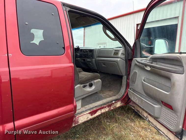 image for item EV6185 2003 Ford F250 Super Duty Ext. Cab pickup truck