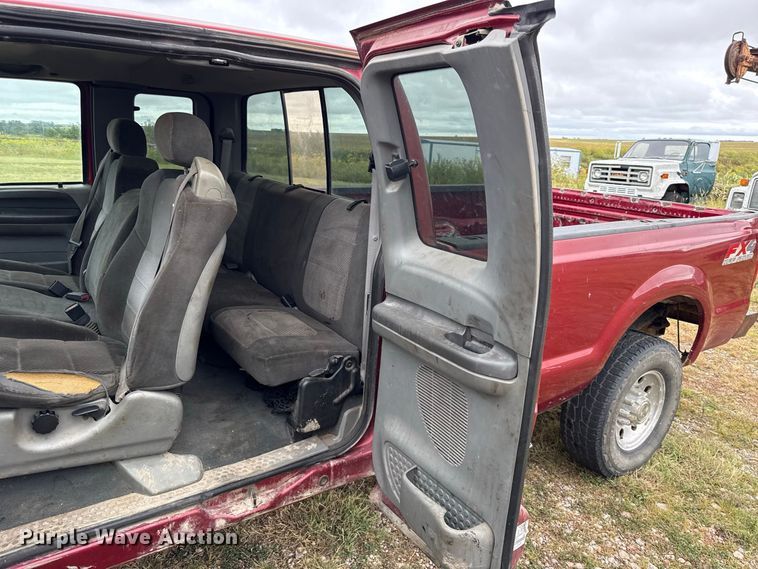 image for item EV6185 2003 Ford F250 Super Duty Ext. Cab pickup truck