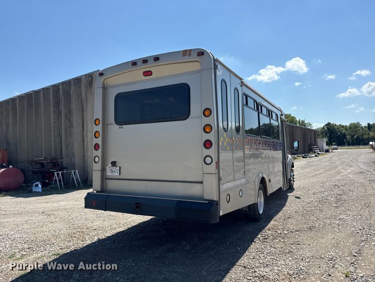 image for item EV6193 2010 Ford F650 Super Duty shuttle bus