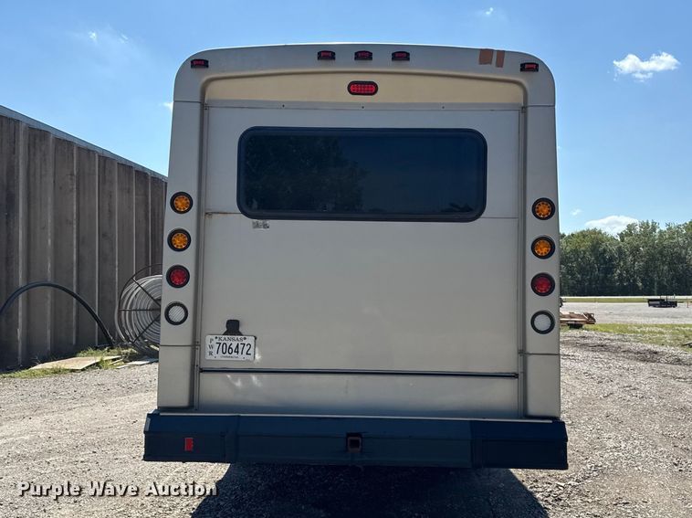 image for item EV6193 2010 Ford F650 Super Duty shuttle bus