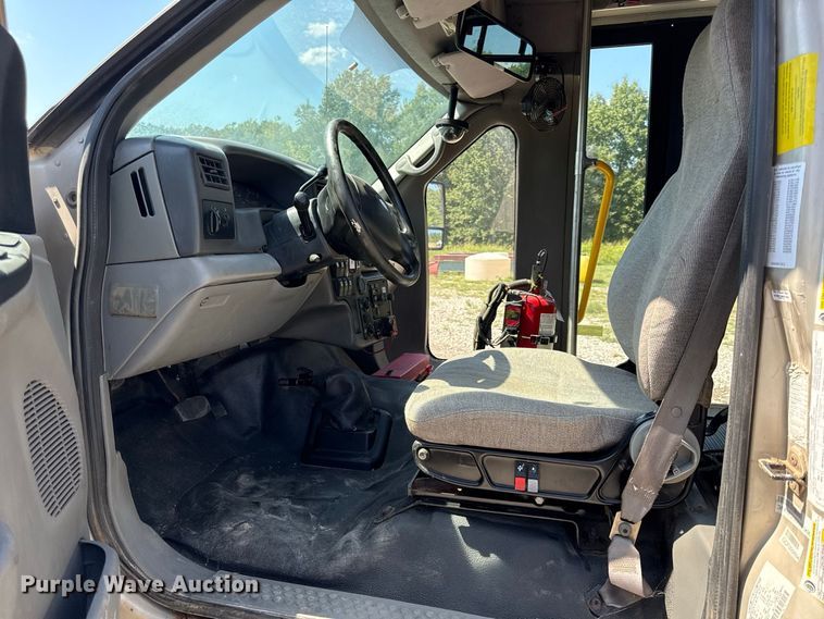 image for item EV6193 2010 Ford F650 Super Duty shuttle bus
