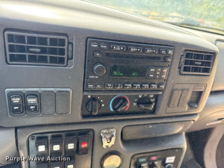 image for item EV6193 2010 Ford F650 Super Duty shuttle bus