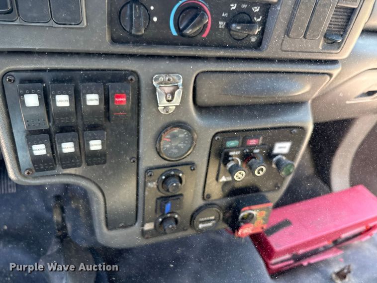 image for item EV6193 2010 Ford F650 Super Duty shuttle bus