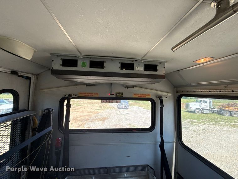 image for item EV6193 2010 Ford F650 Super Duty shuttle bus