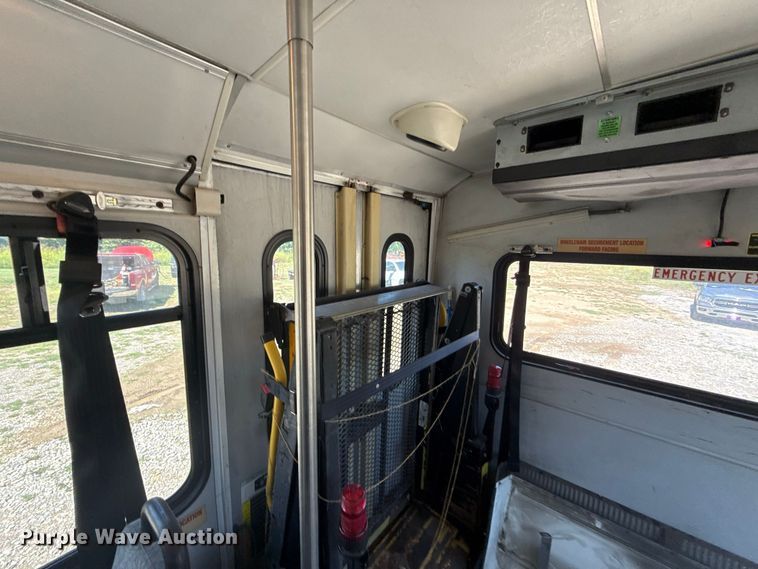 image for item EV6193 2010 Ford F650 Super Duty shuttle bus