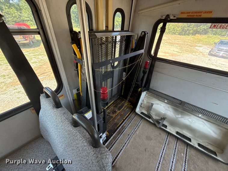 image for item EV6193 2010 Ford F650 Super Duty shuttle bus