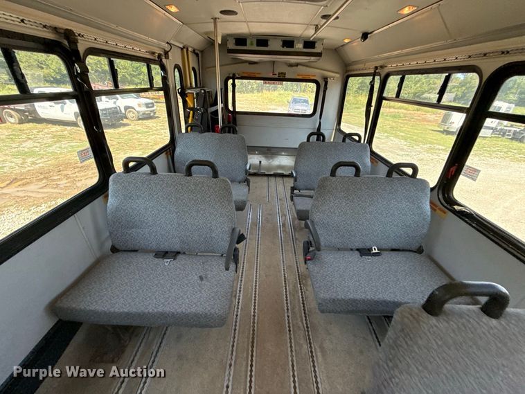 image for item EV6193 2010 Ford F650 Super Duty shuttle bus
