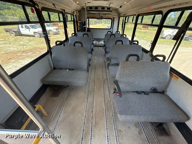 image for item EV6193 2010 Ford F650 Super Duty shuttle bus
