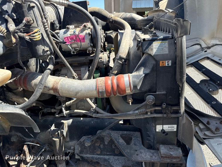image for item EV6193 2010 Ford F650 Super Duty shuttle bus