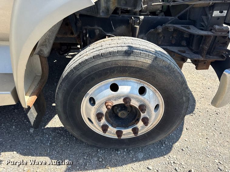 image for item EV6193 2010 Ford F650 Super Duty shuttle bus