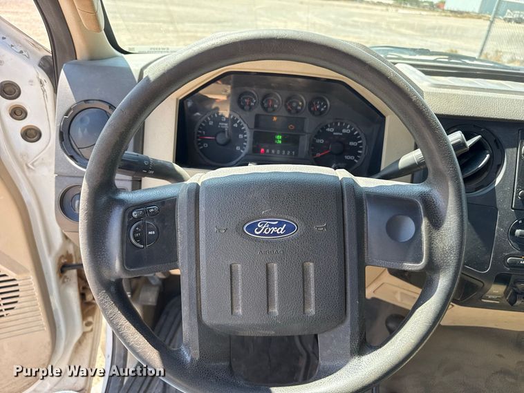 image for item EW4325 2008 Ford F250 Super Duty pickup truck