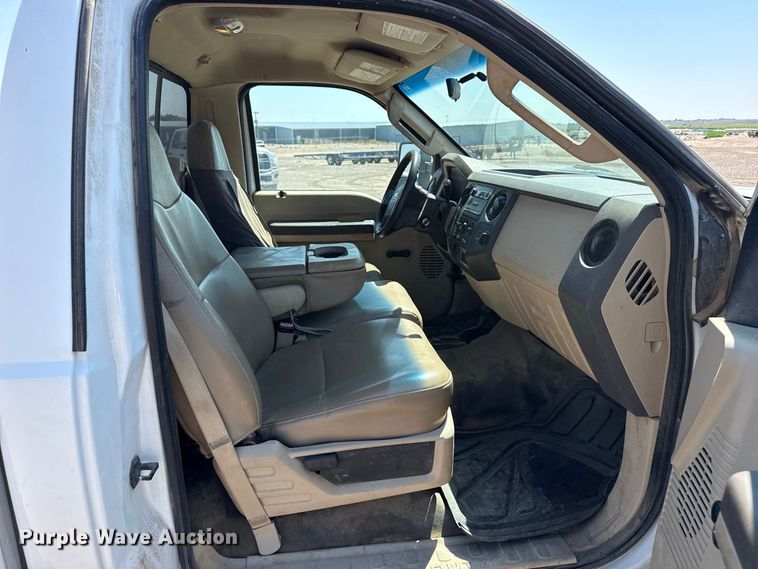 image for item EW4325 2008 Ford F250 Super Duty pickup truck