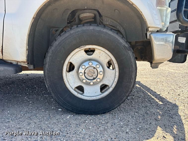 image for item EW4325 2008 Ford F250 Super Duty pickup truck