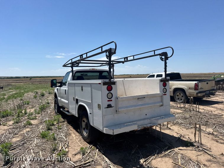 image for item EW4779 2009 Ford F350 Super Duty utility bed pickup truck