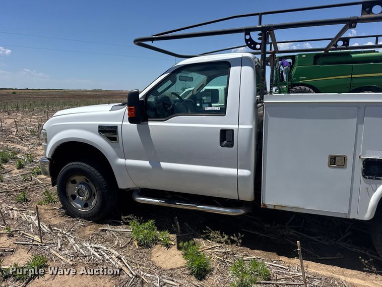 image for item EW4779 2009 Ford F350 Super Duty utility bed pickup truck