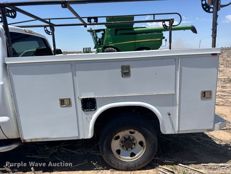 image for item EW4779 2009 Ford F350 Super Duty utility bed pickup truck