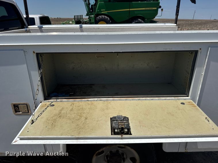 image for item EW4779 2009 Ford F350 Super Duty utility bed pickup truck