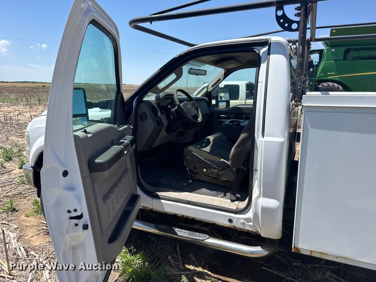 image for item EW4779 2009 Ford F350 Super Duty utility bed pickup truck