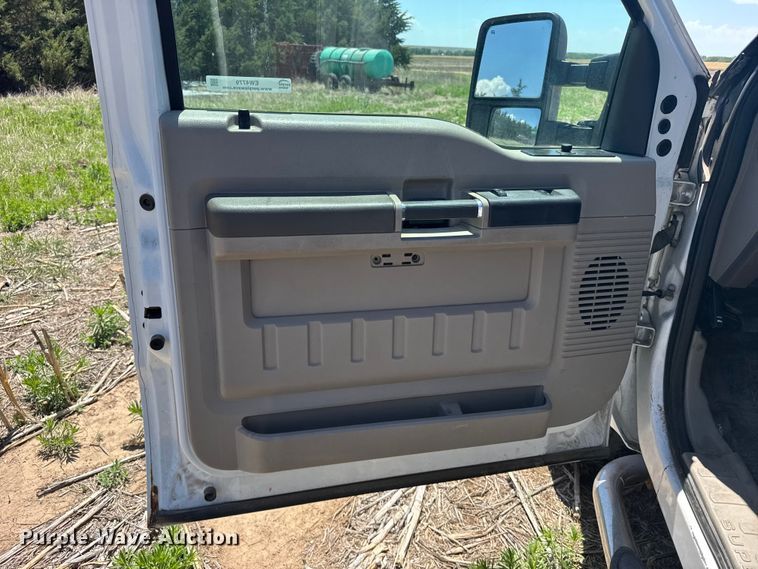 image for item EW4779 2009 Ford F350 Super Duty utility bed pickup truck