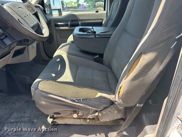 image for item EW4779 2009 Ford F350 Super Duty utility bed pickup truck