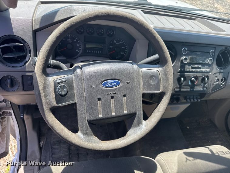 image for item EW4779 2009 Ford F350 Super Duty utility bed pickup truck