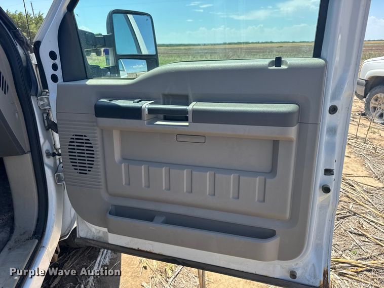image for item EW4779 2009 Ford F350 Super Duty utility bed pickup truck