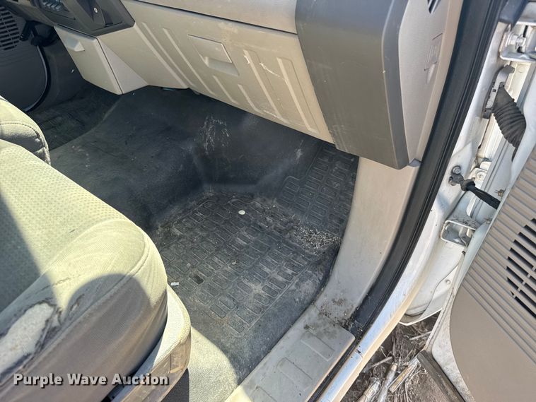 image for item EW4779 2009 Ford F350 Super Duty utility bed pickup truck
