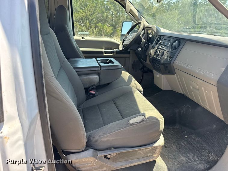 image for item EW4779 2009 Ford F350 Super Duty utility bed pickup truck