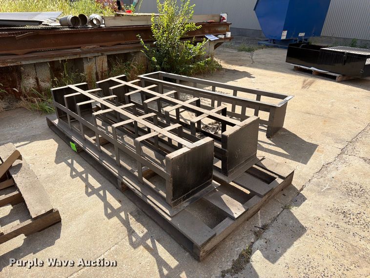 image for item EW5023 (3) Dunnage racks