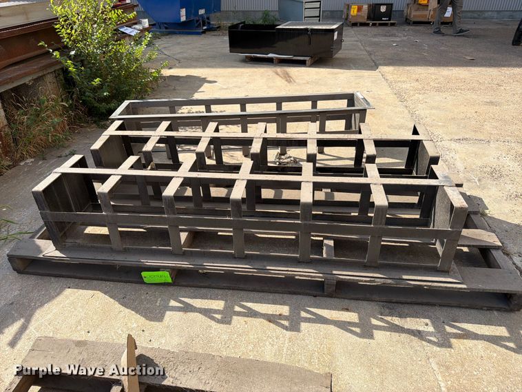 image for item EW5023 (3) Dunnage racks