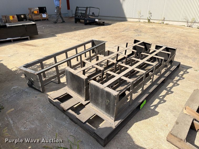 image for item EW5023 (3) Dunnage racks