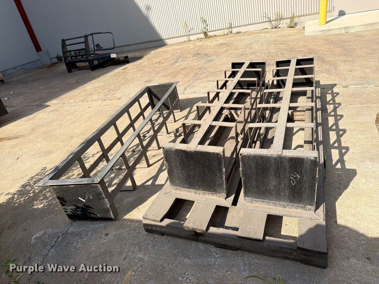 image for item EW5023 (3) Dunnage racks