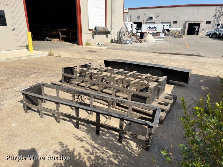 image for item EW5023 (3) Dunnage racks