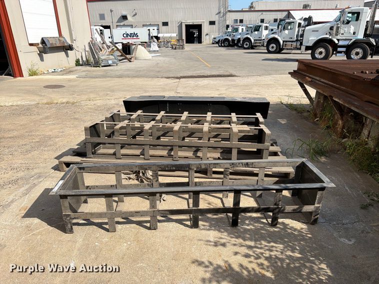 image for item EW5023 (3) Dunnage racks